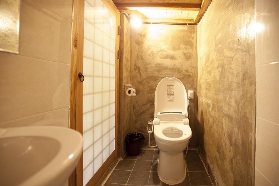 Ohnewwall Guesthouse Jeonju Buitenkant foto