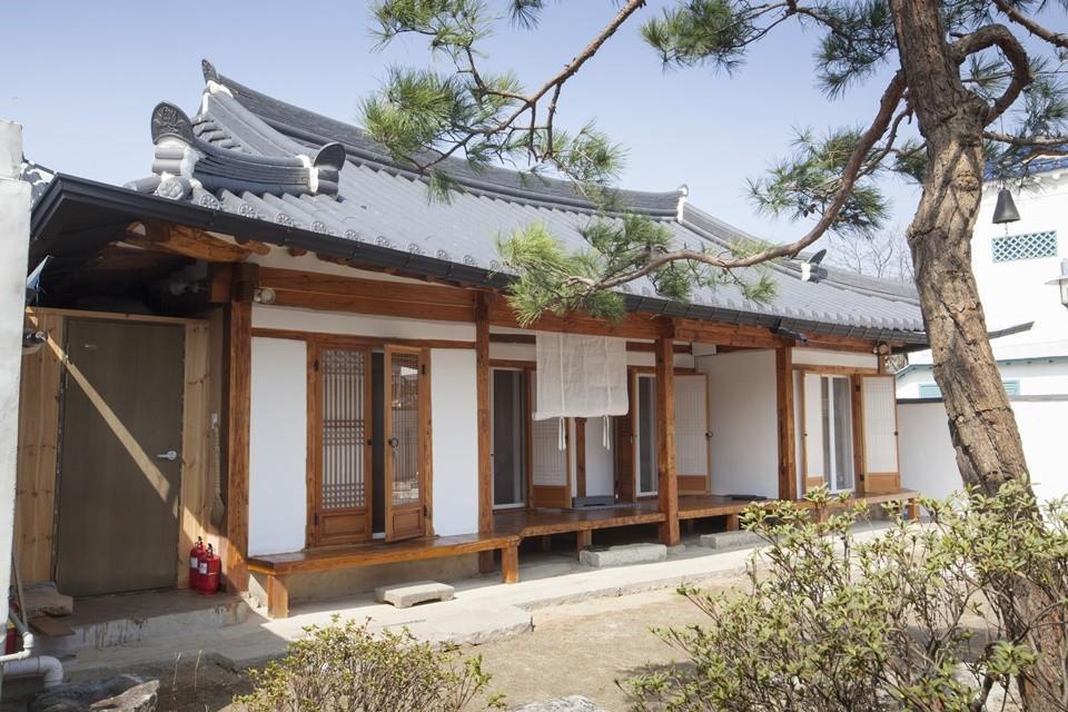 Ohnewwall Guesthouse Jeonju Buitenkant foto