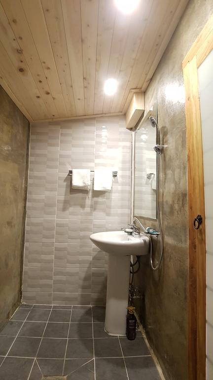 Ohnewwall Guesthouse Jeonju Buitenkant foto