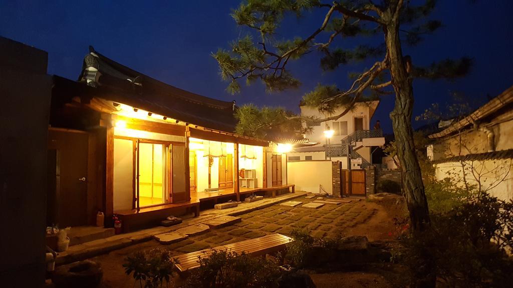 Ohnewwall Guesthouse Jeonju Buitenkant foto