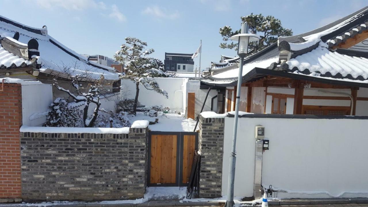 Ohnewwall Guesthouse Jeonju Buitenkant foto